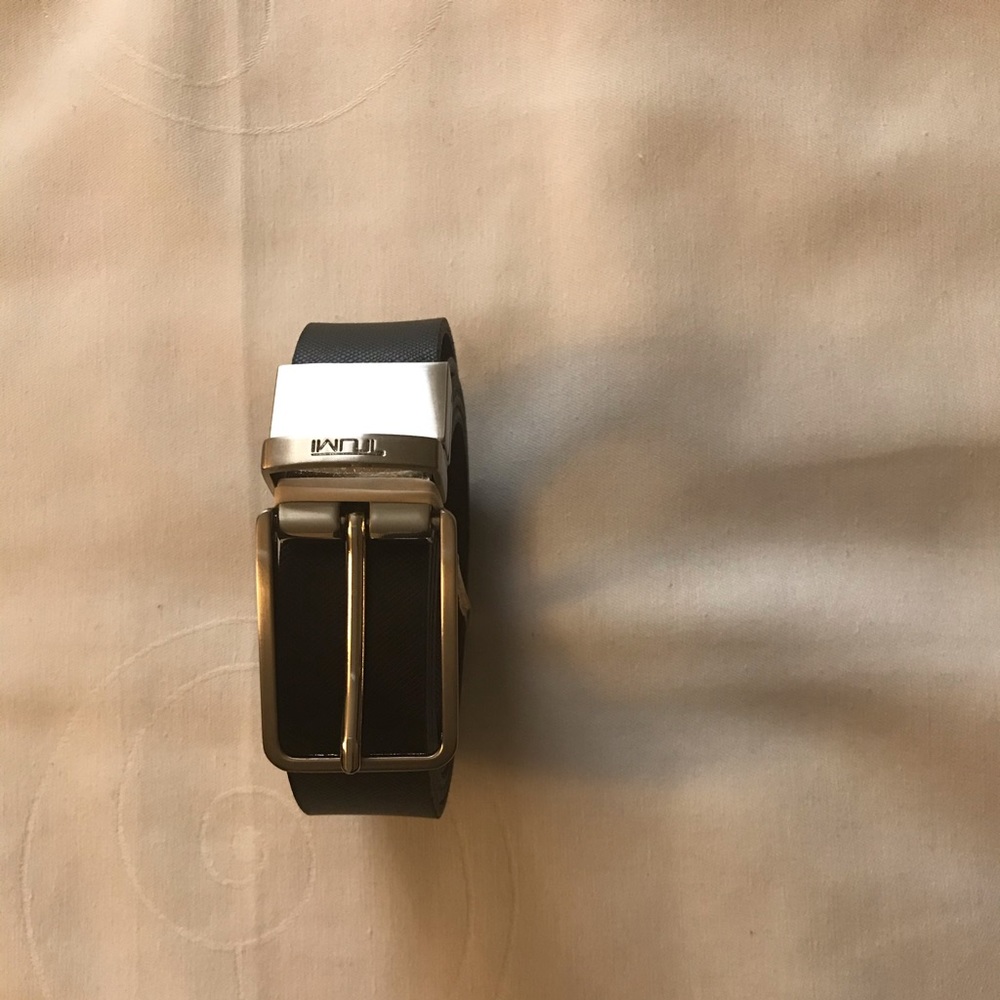 Tumi Reversible Black & Brown Mens Belt